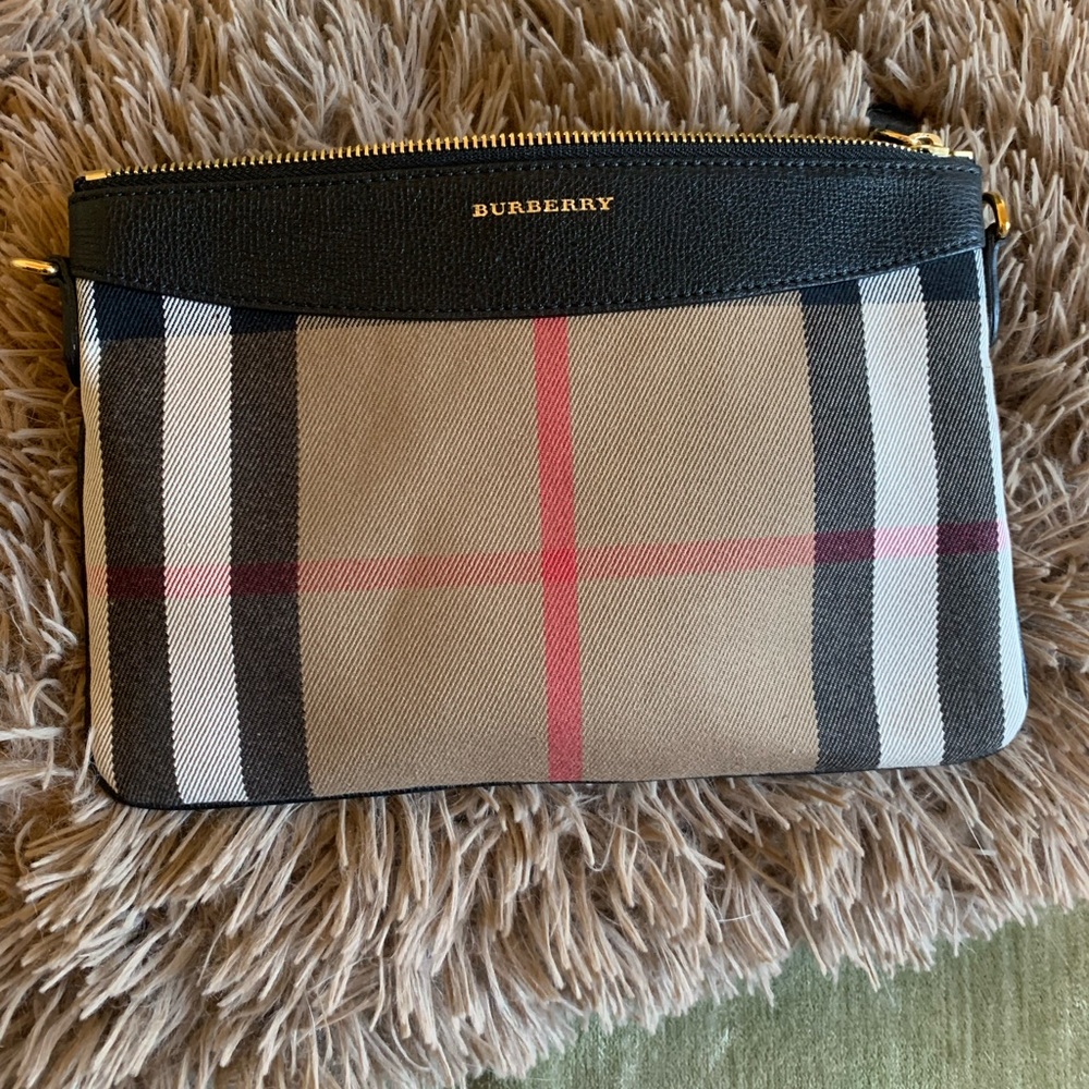 BURBERRY PEYTON CROSSBODY BAG